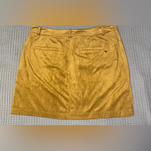Biltmore Women’s Skirt Suede Size 12 Tan  Never Worn - Picture 6 of 7